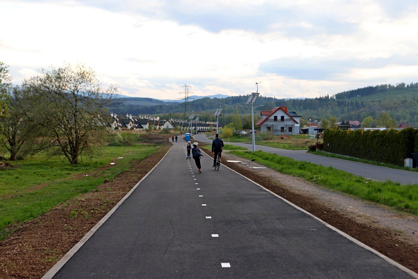sciezka-na-granicy-miasta-gotowa-87106