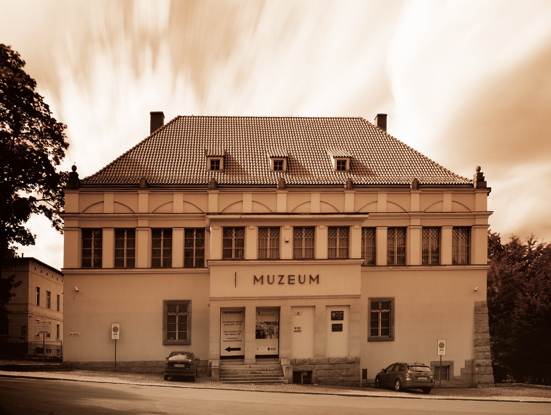zapraszaja-na-noc-w-muzeum-87235