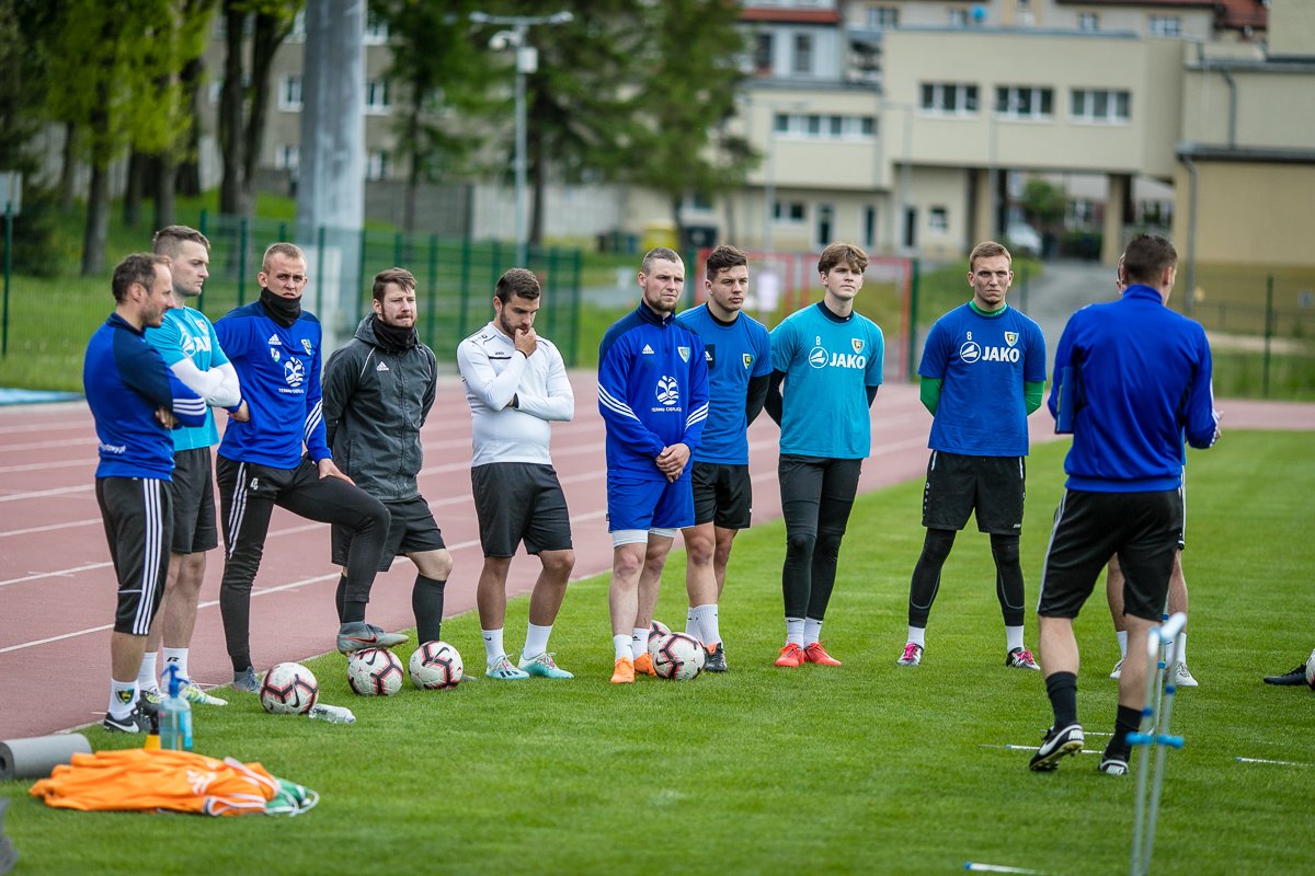 karkonosze-trenuja-przy-zotniczej-87361