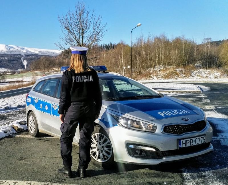 jeleniogorska-policja-trwa-nabor-do-suzby-87493