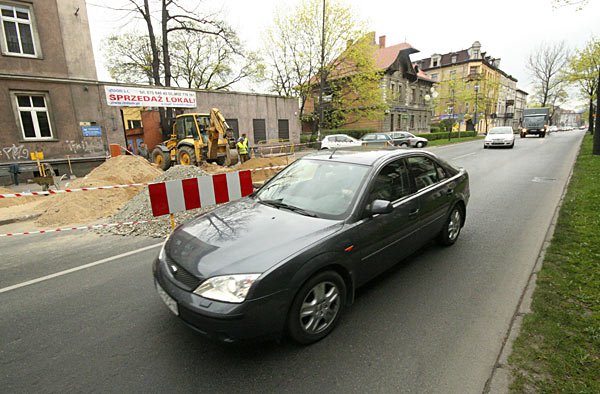 Kierowcy i piesi mają nadzieję, że tym razem ekipy wyrobią się w obiecanym terminie.