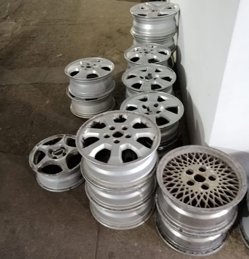 zodziej-wynios-z-piwnicy-30-kompletow-ko-87543