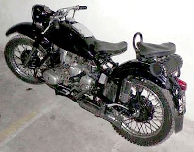 Taki motocykl to marzenie wielu kolekcjonerów starych pojazdów.