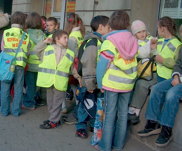 Pierwszaki w odblaskowym prezencie.