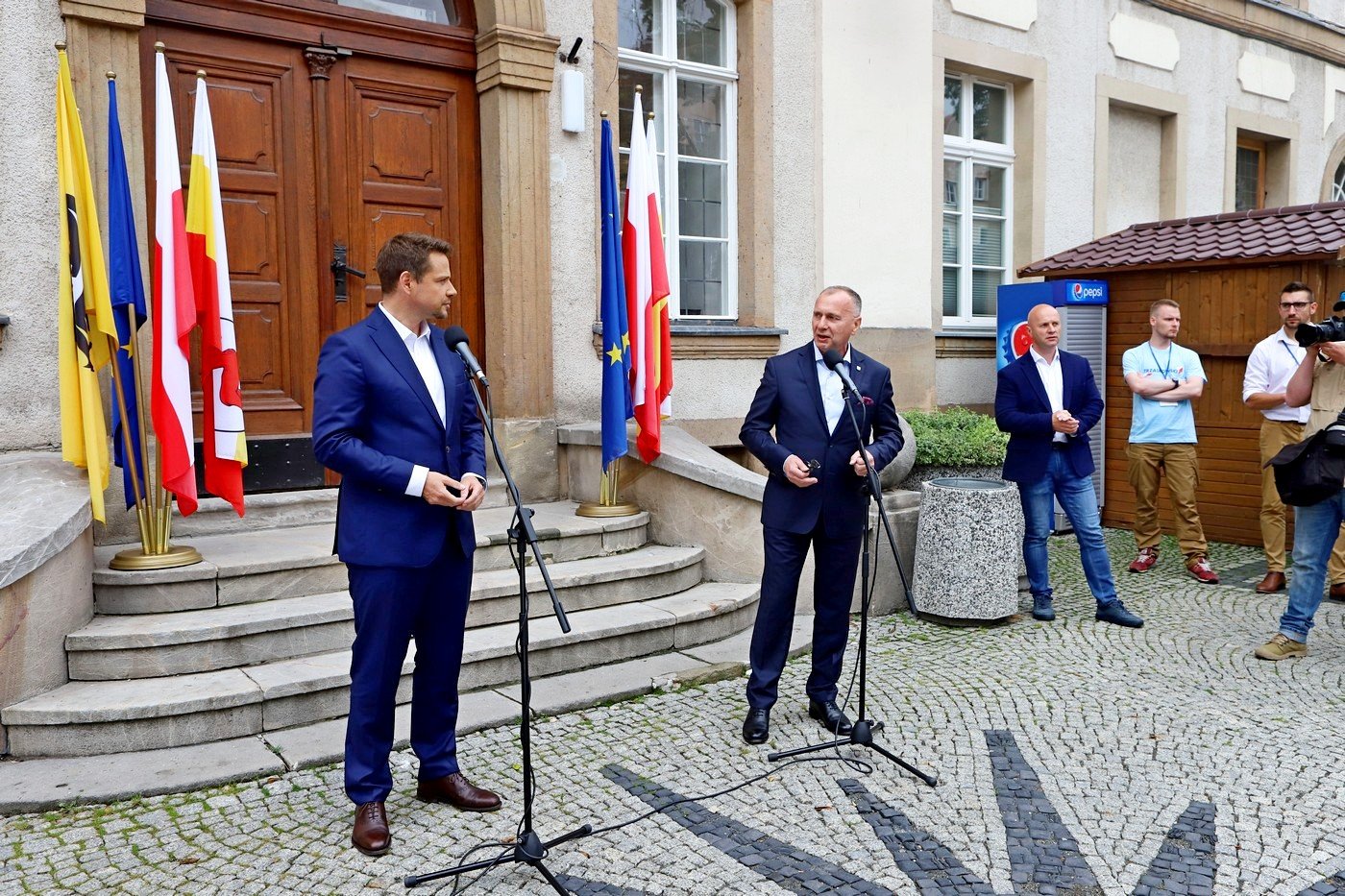 liczne-poparcie-dla-trzaskowskiego-87842