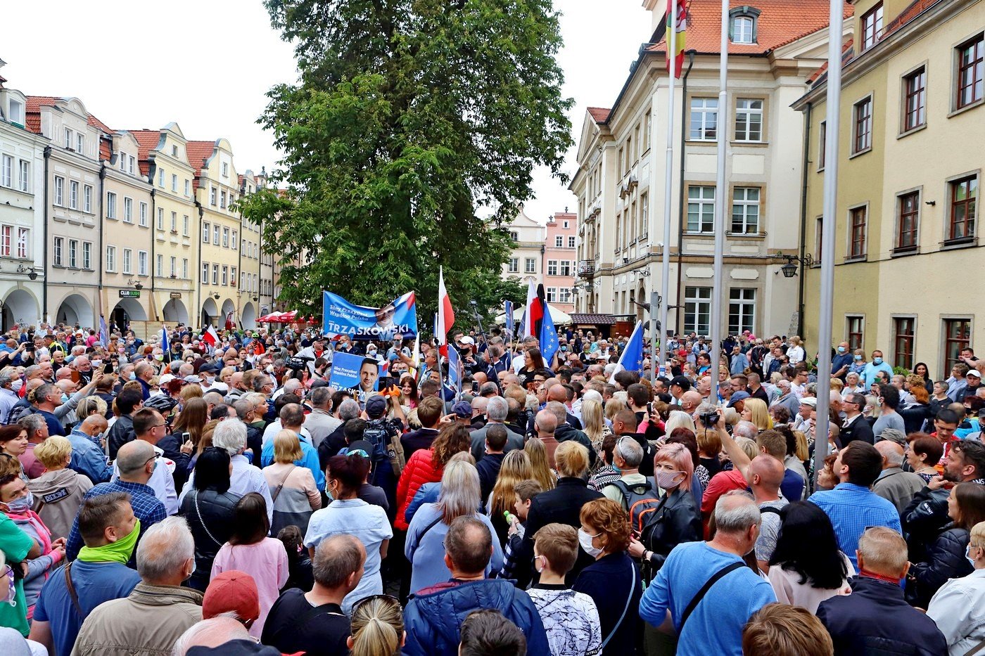 liczne-poparcie-dla-trzaskowskiego-87842