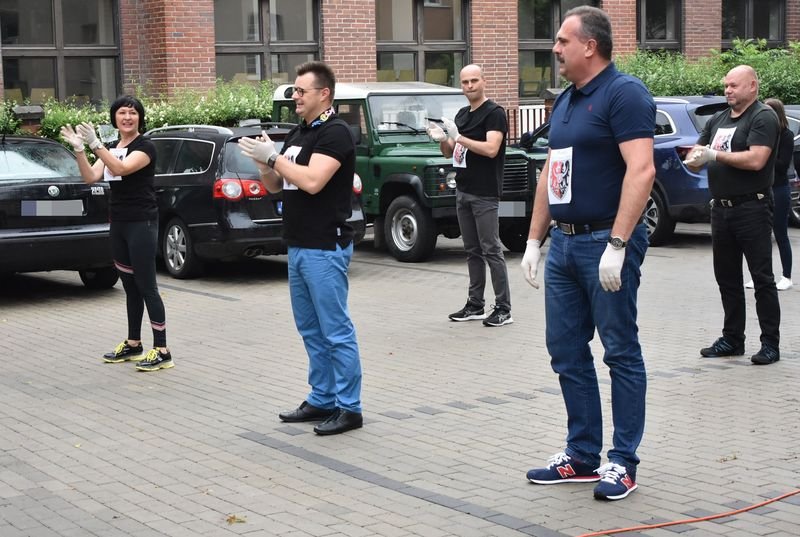 starostwo-przyjeo-wyzwanie-policjantow-87934