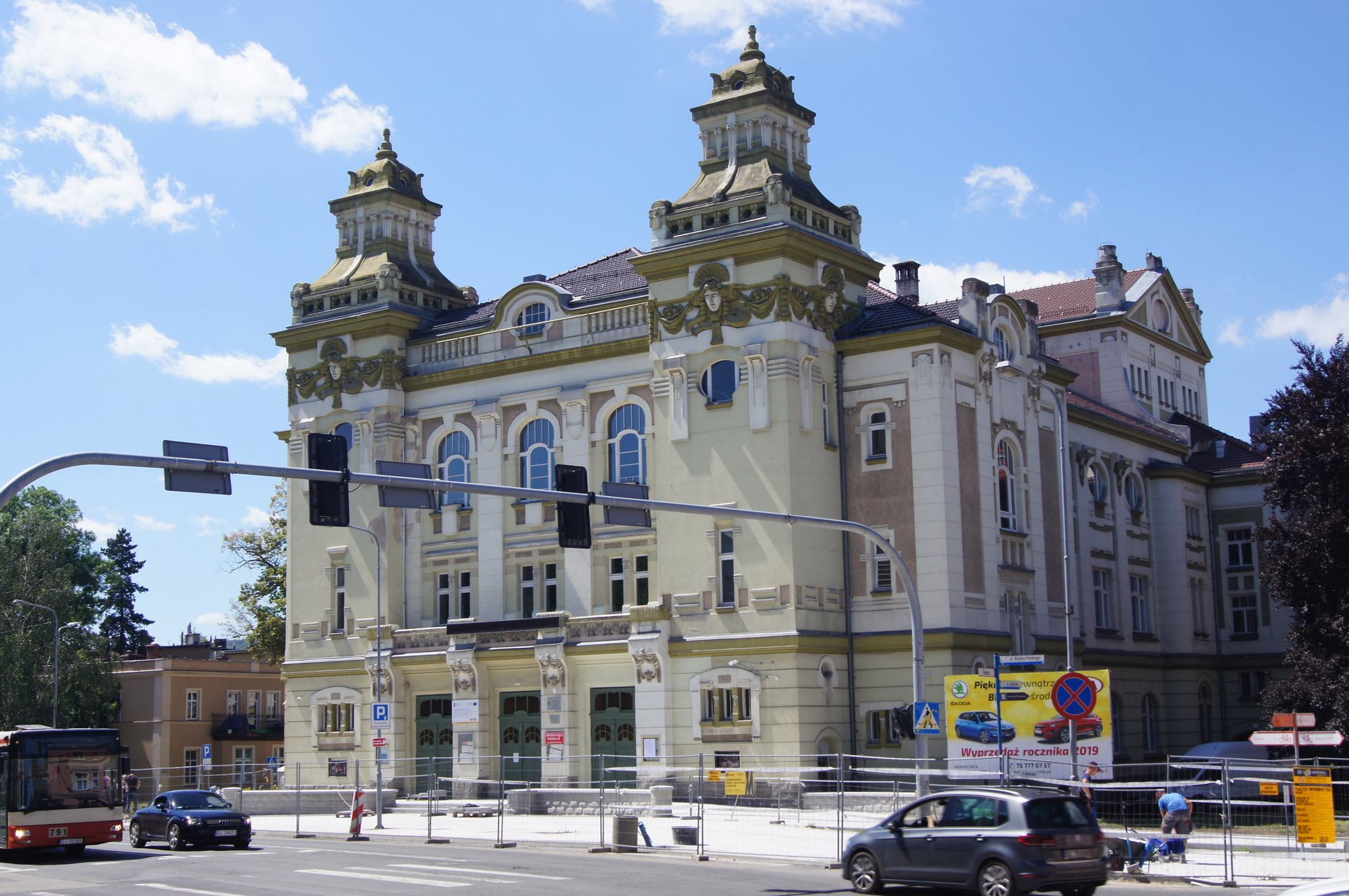 Budynek jeleniogórskiego teatru
