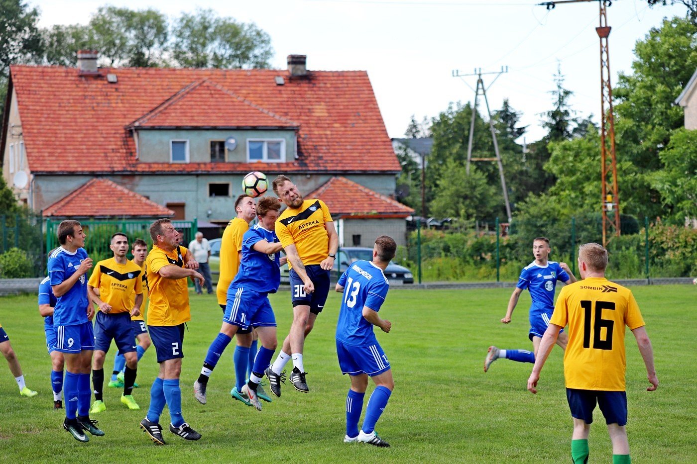 omnica-rozbita-przez-juniorow-karkonoszy-88302