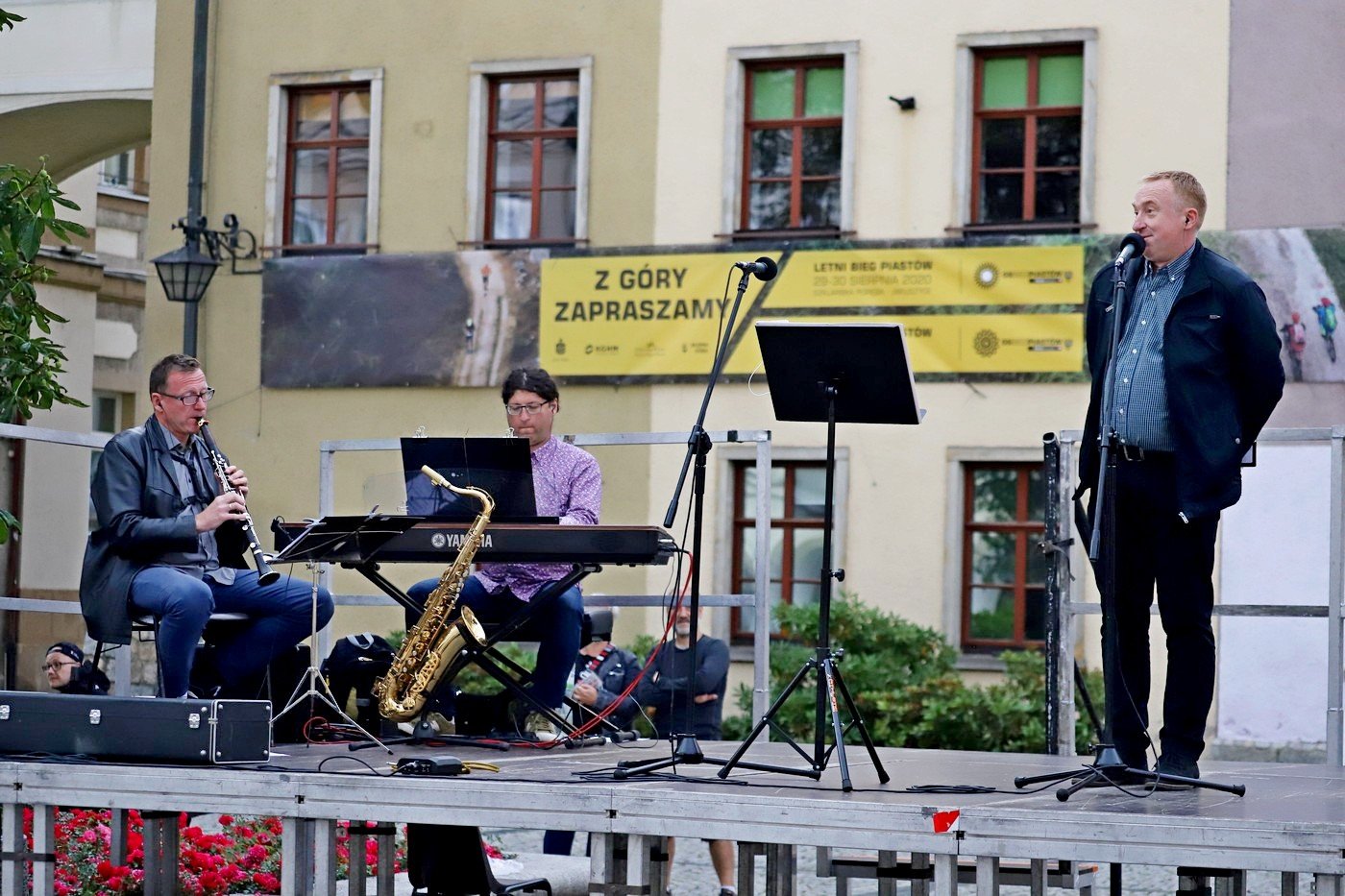 piekna-i-bestia-w-sobotni-wieczor-88641