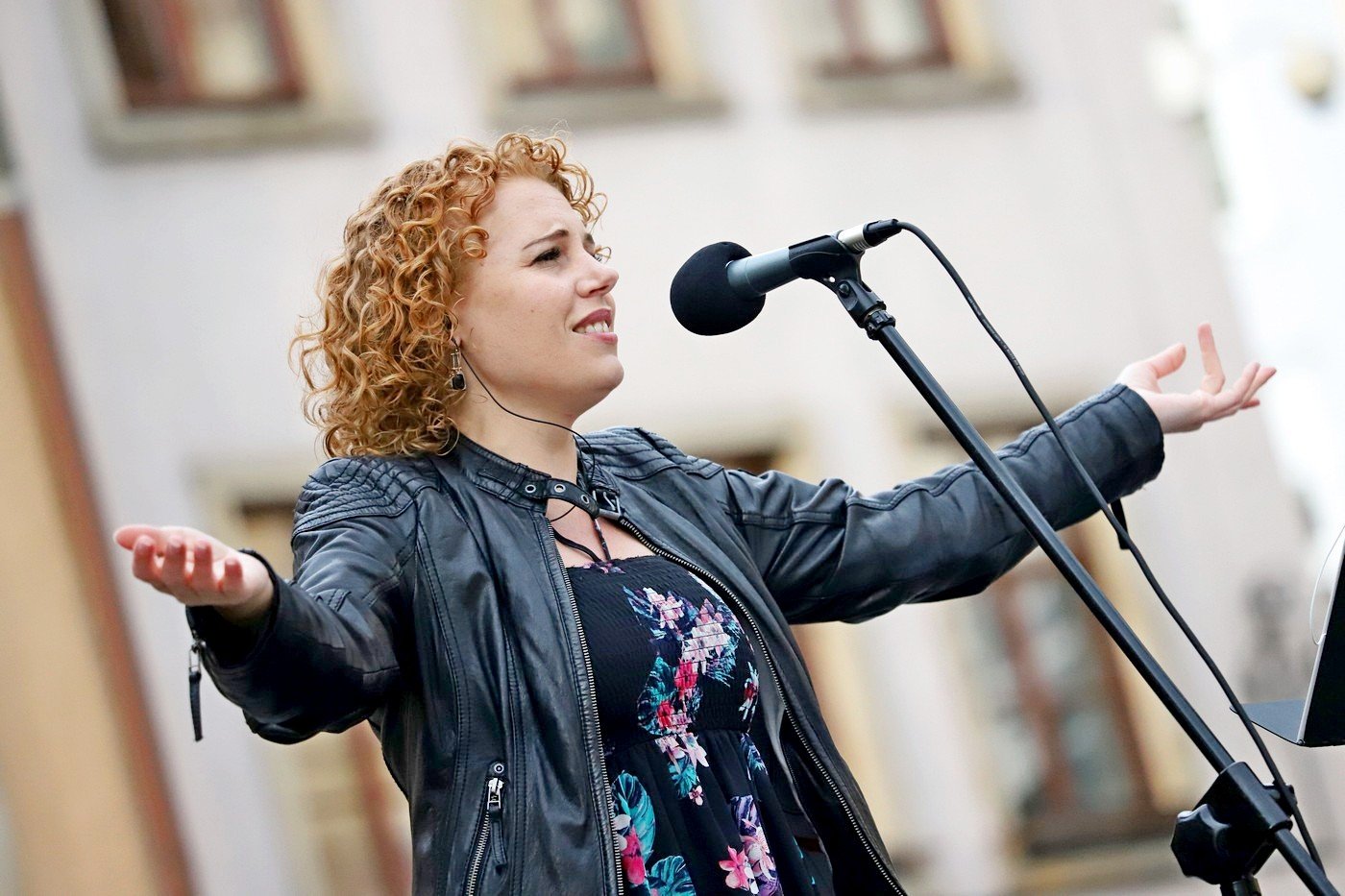 piekna-i-bestia-w-sobotni-wieczor-88641