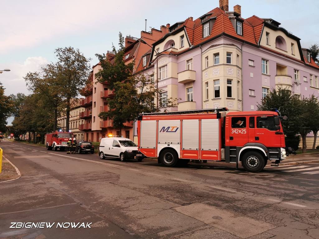 powodem-wymuszenie-89110