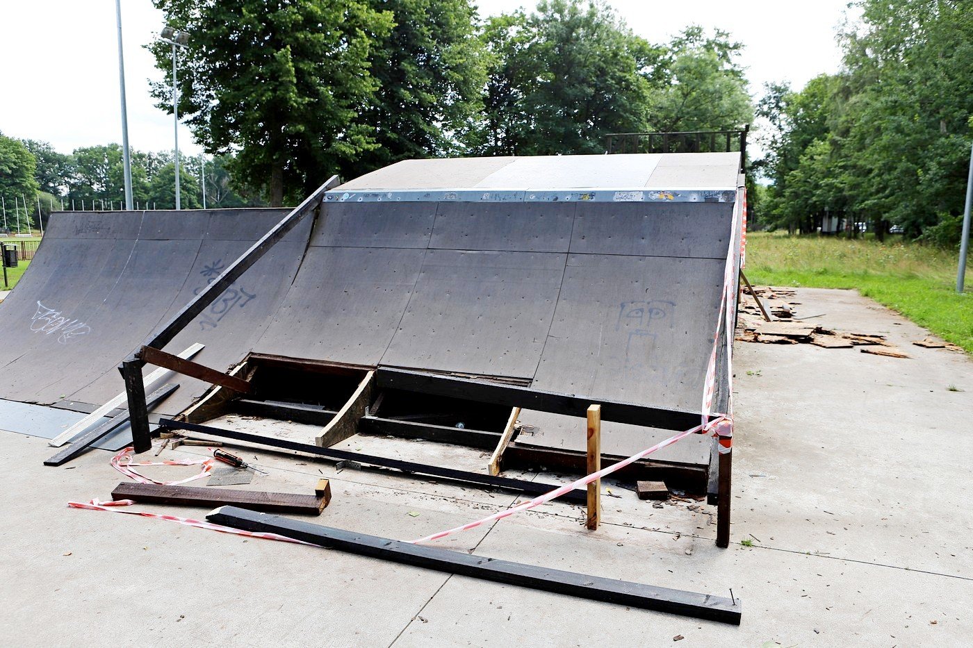 mos-naprawia-skatepark-89189
