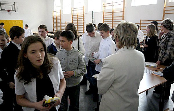 Szkolne rozterki absolwentów skończą się dopiero w przyszłym tygodniu.
