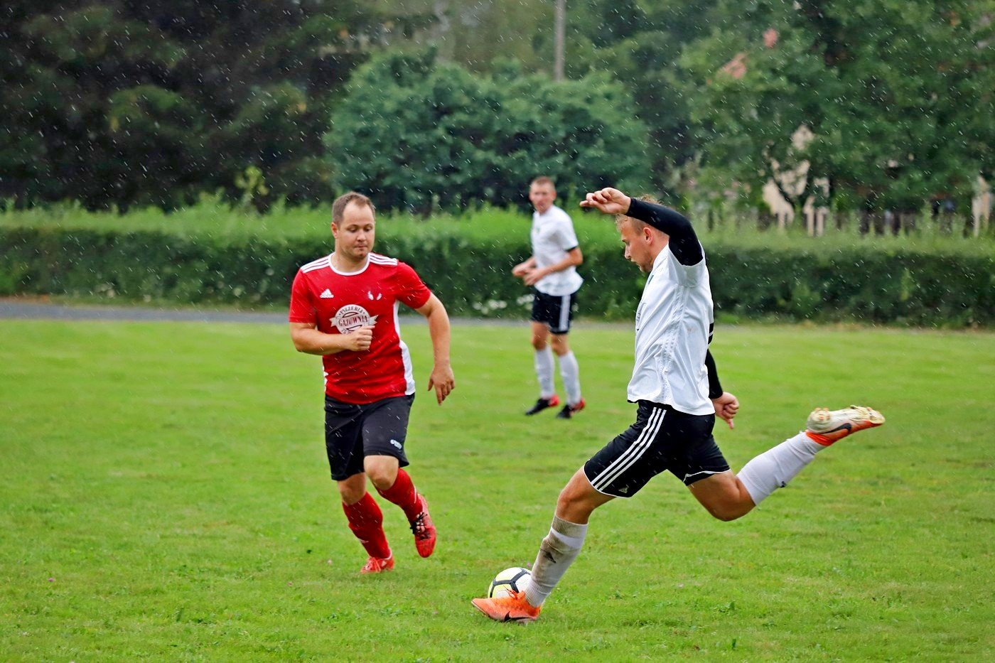 za-niskie-loty-ora-pub-gol-zwycieski-90059