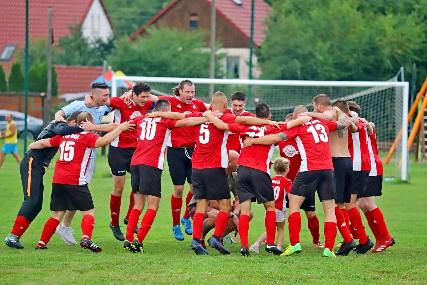 za-niskie-loty-ora-pub-gol-zwycieski-90059