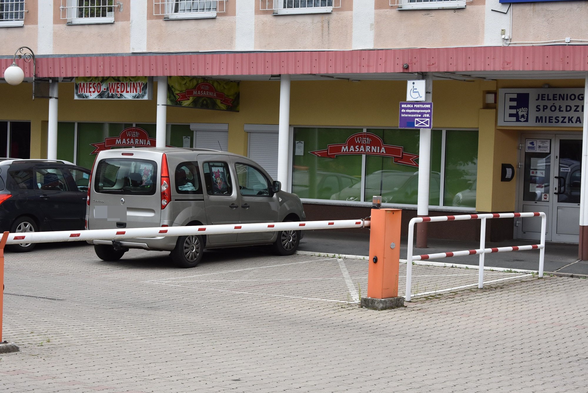 szlaban-jest-i-bedzie-90393