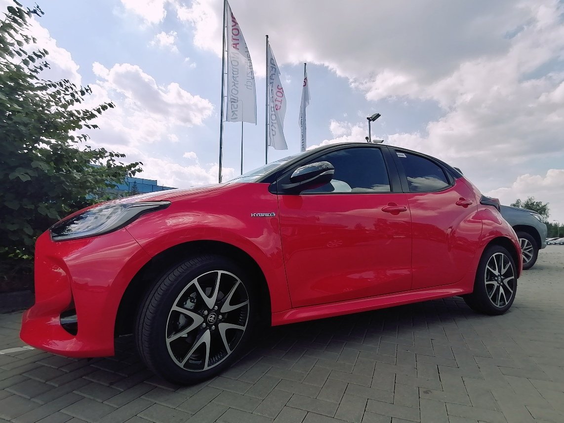 gwiazda-zawita-do-salonu-toyota-nowakowski-jelenia-gora-90974