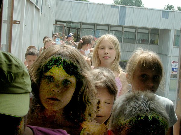 Wypoczynek zorganizowany: półkolonie w Osiedlowym Domu Kultury.