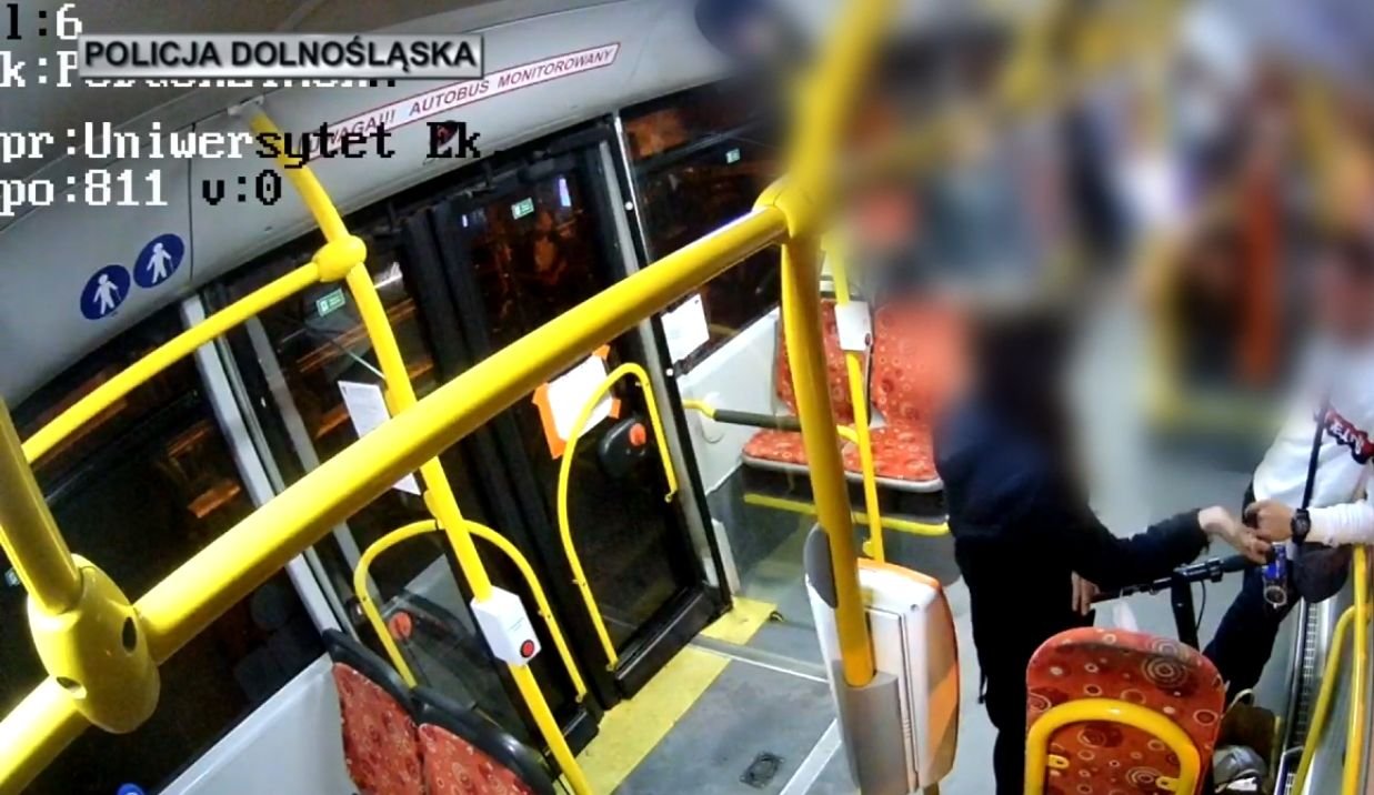 burza-po-interwencji-w-autobusie-miejskim-91132