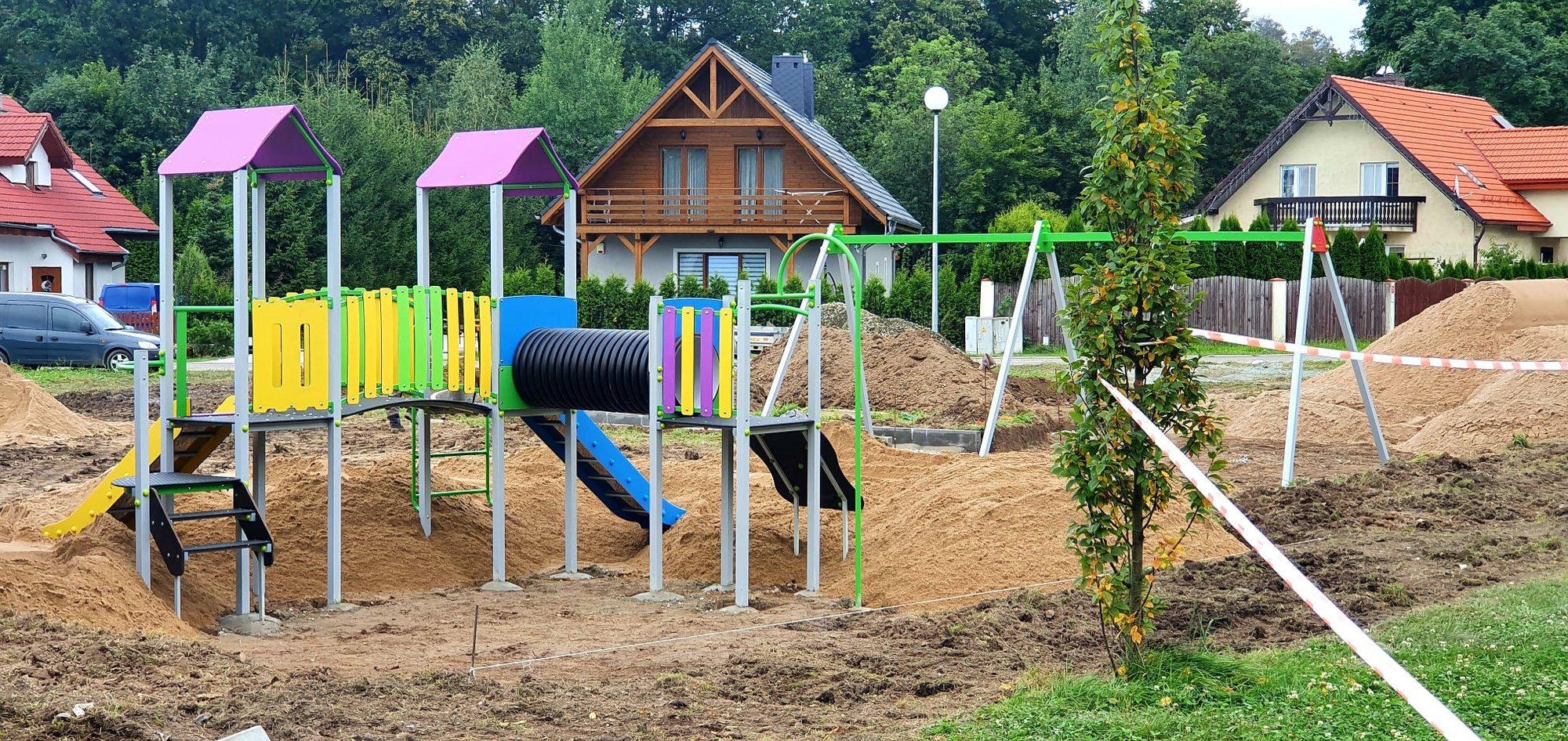 powstaje-plac-zabaw-91231