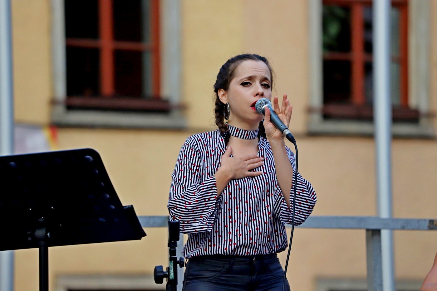 gos-na-sobotni-wieczor-91297