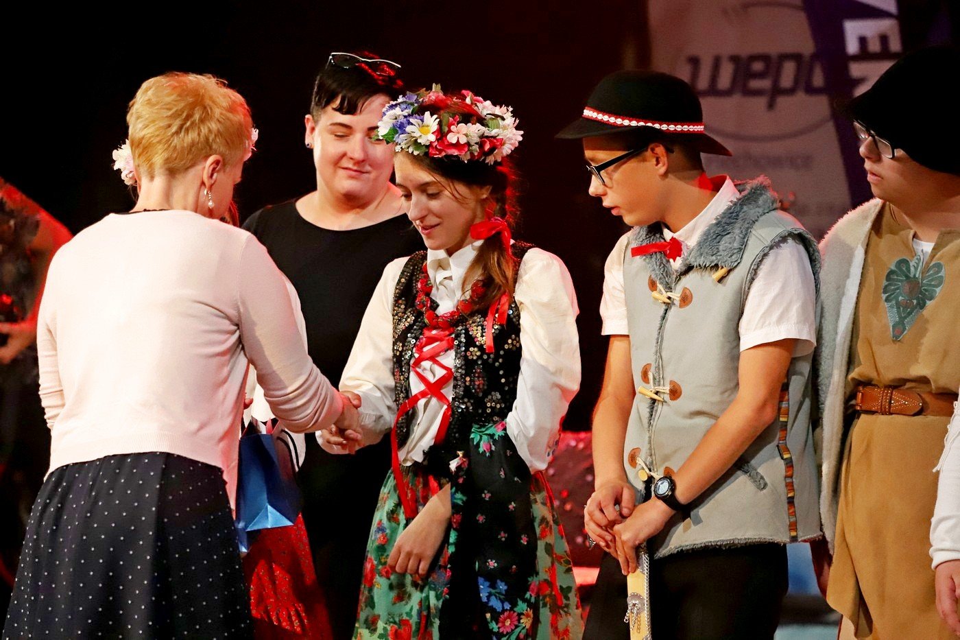 bya-radosc-i-wzruszenia-91316