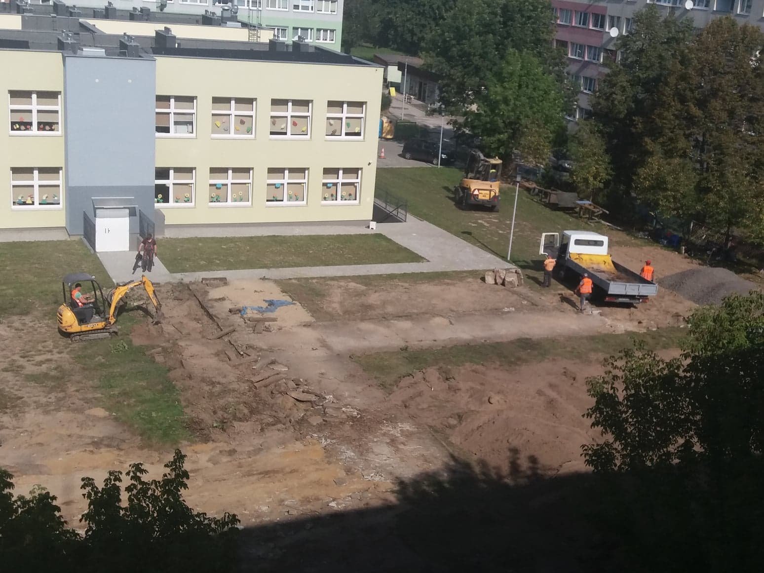 powstanie-plac-zabaw-91571