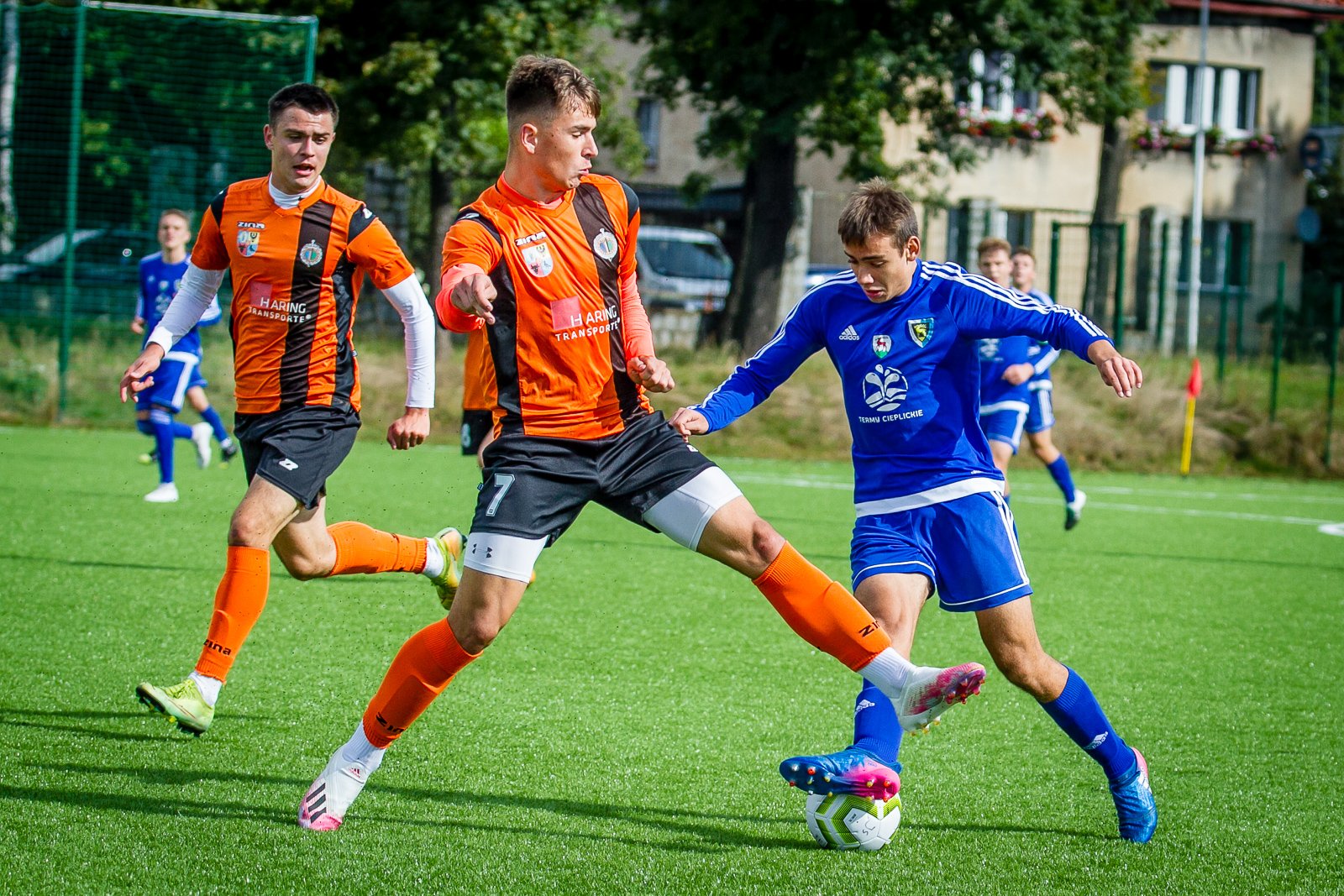 juniorzy-starsi-z-kolejnym-zwyciestwem-91641