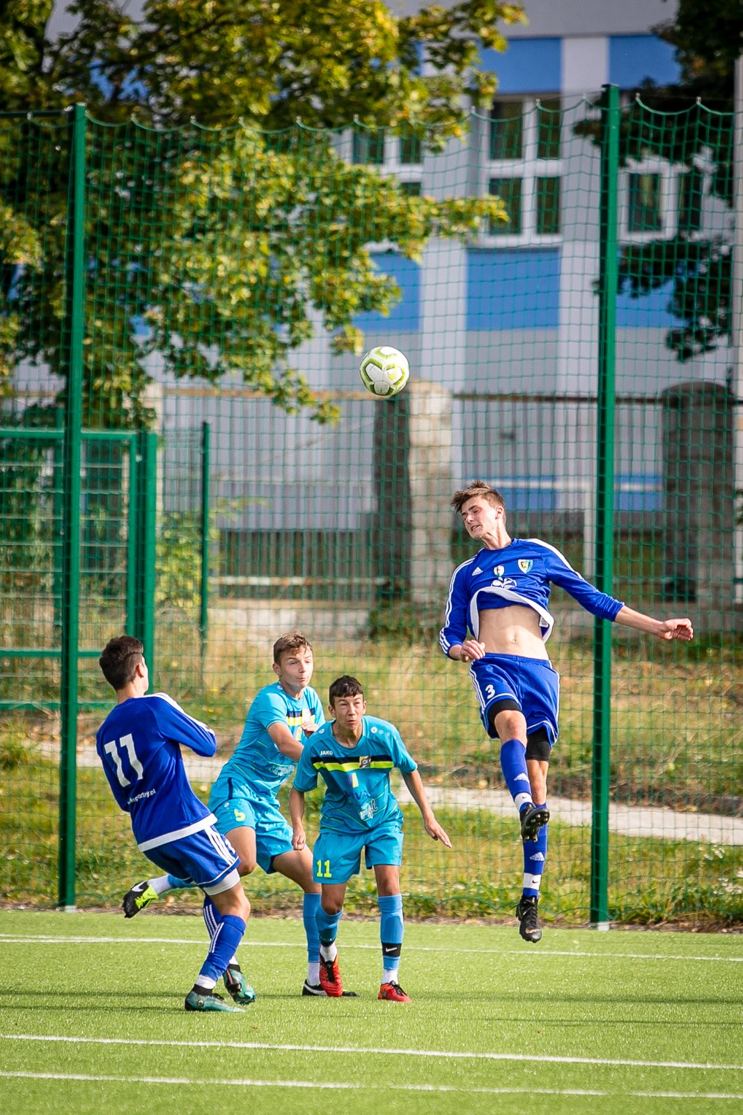 pewnie-pokonali-lechie-dzierzoniow-91781