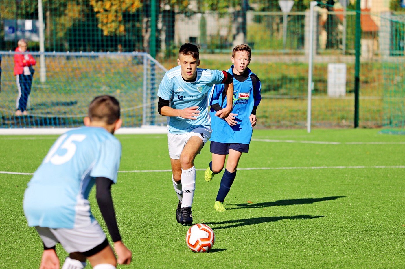 biaoniebiescy-rozbili-konfeks-92010