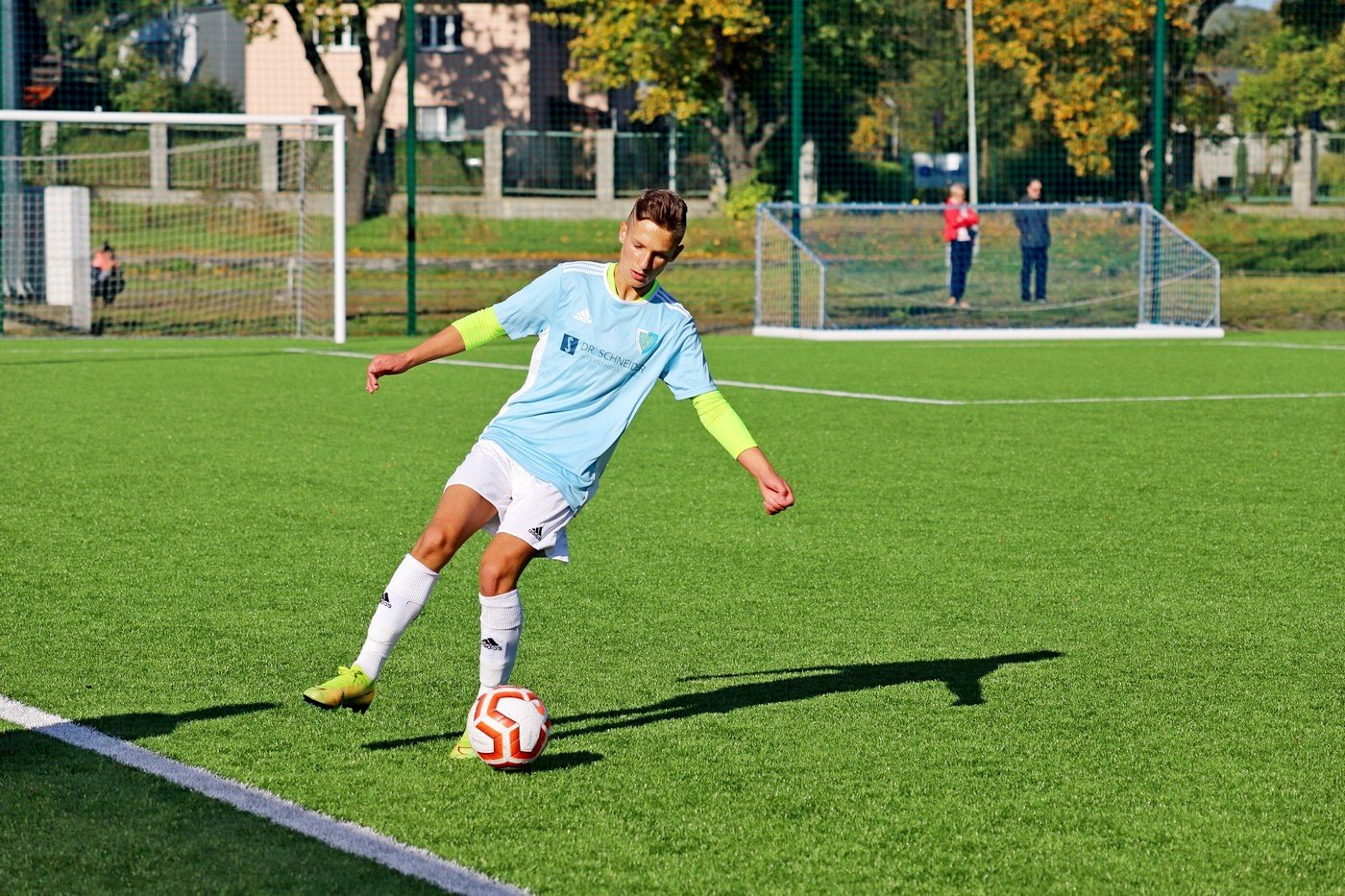 biaoniebiescy-rozbili-konfeks-92010