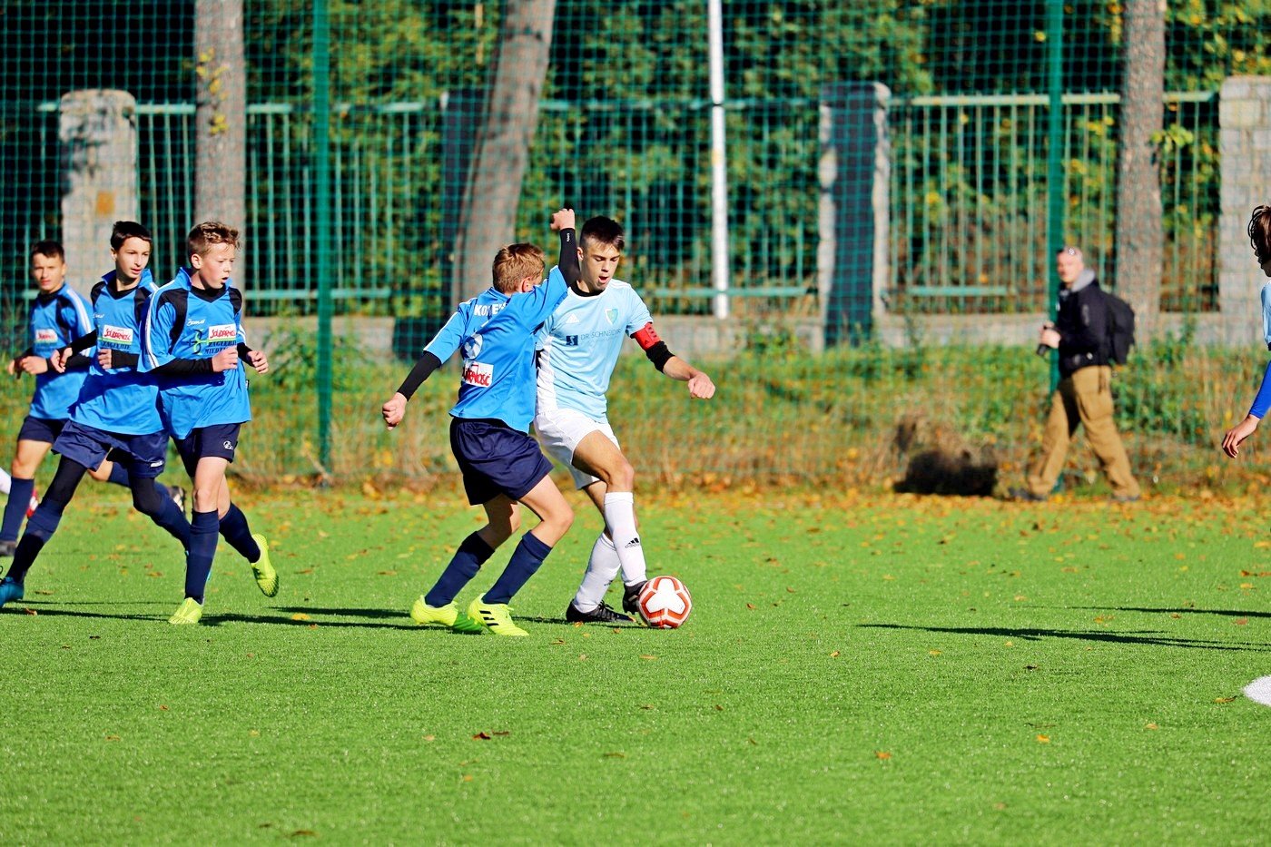 biaoniebiescy-rozbili-konfeks-92010