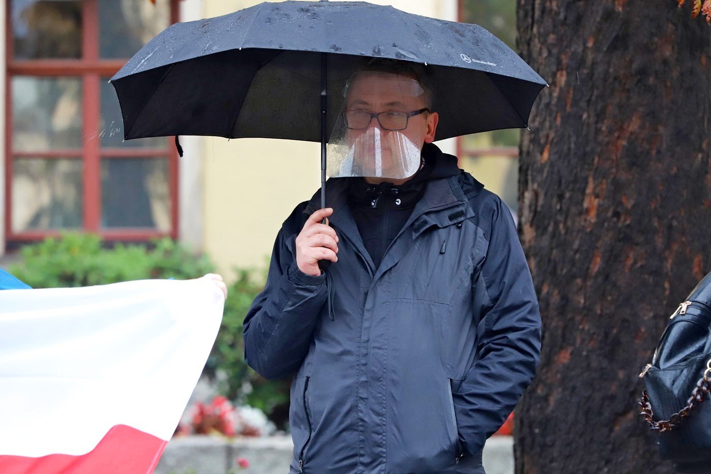 protest-w-strugach-deszczu-92058