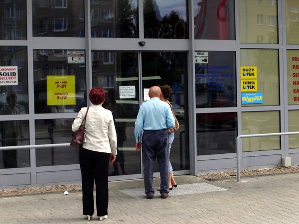 Spore centrum handlowe zostało sparaliżowane przez usterkę, której naprawa wymaga wyłączenia całego zasilania obiektu.