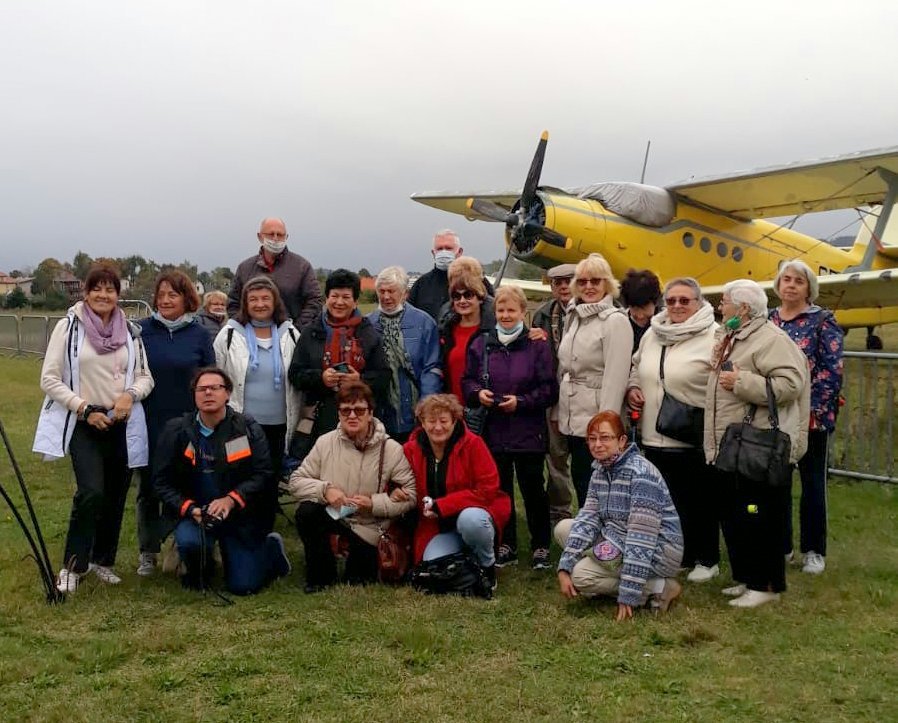 dzien-biaej-laski-na-lotnisku-aeroklubu-92160