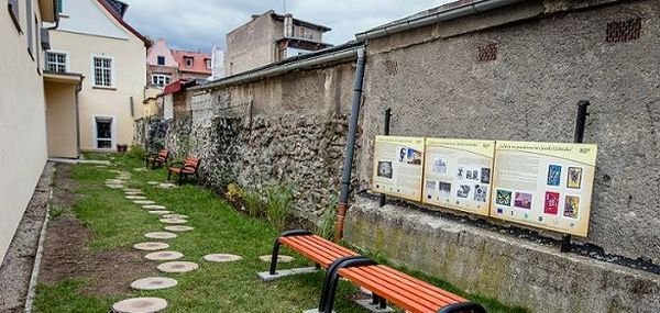 przyszkolna-galeria-92229