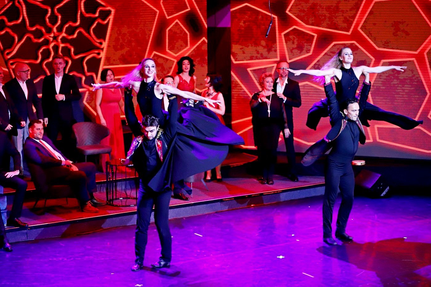 la-traviata-w-filharmonii-owacja-na-stojaco-92274