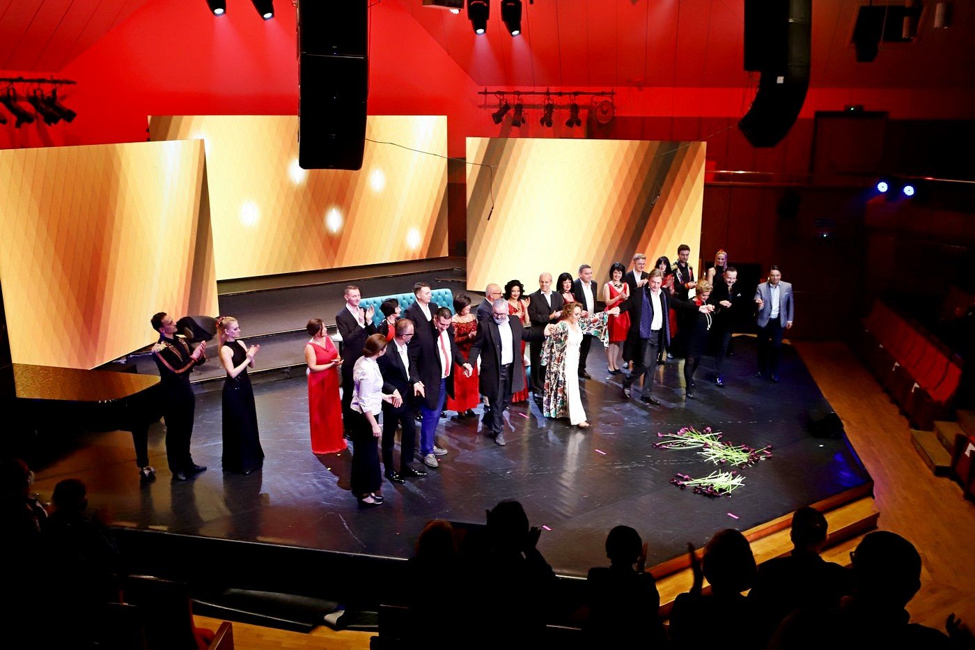 la-traviata-w-filharmonii-owacja-na-stojaco-92274