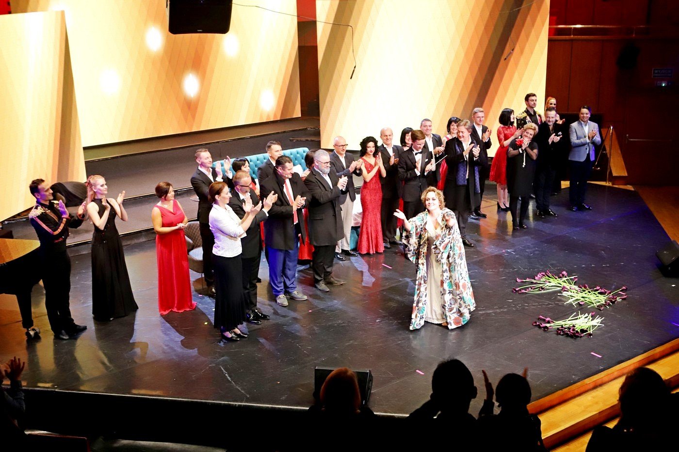 la-traviata-w-filharmonii-owacja-na-stojaco-92274