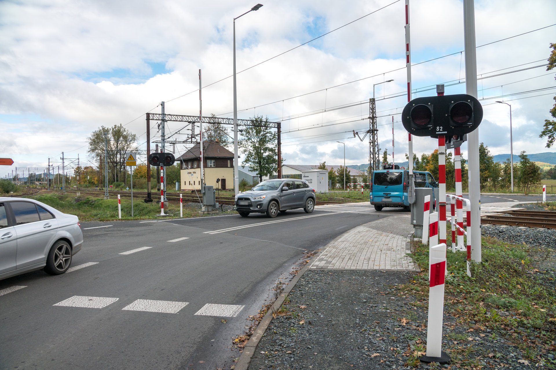 bezpieczniej-na-przejazdach-kolejowych-92285