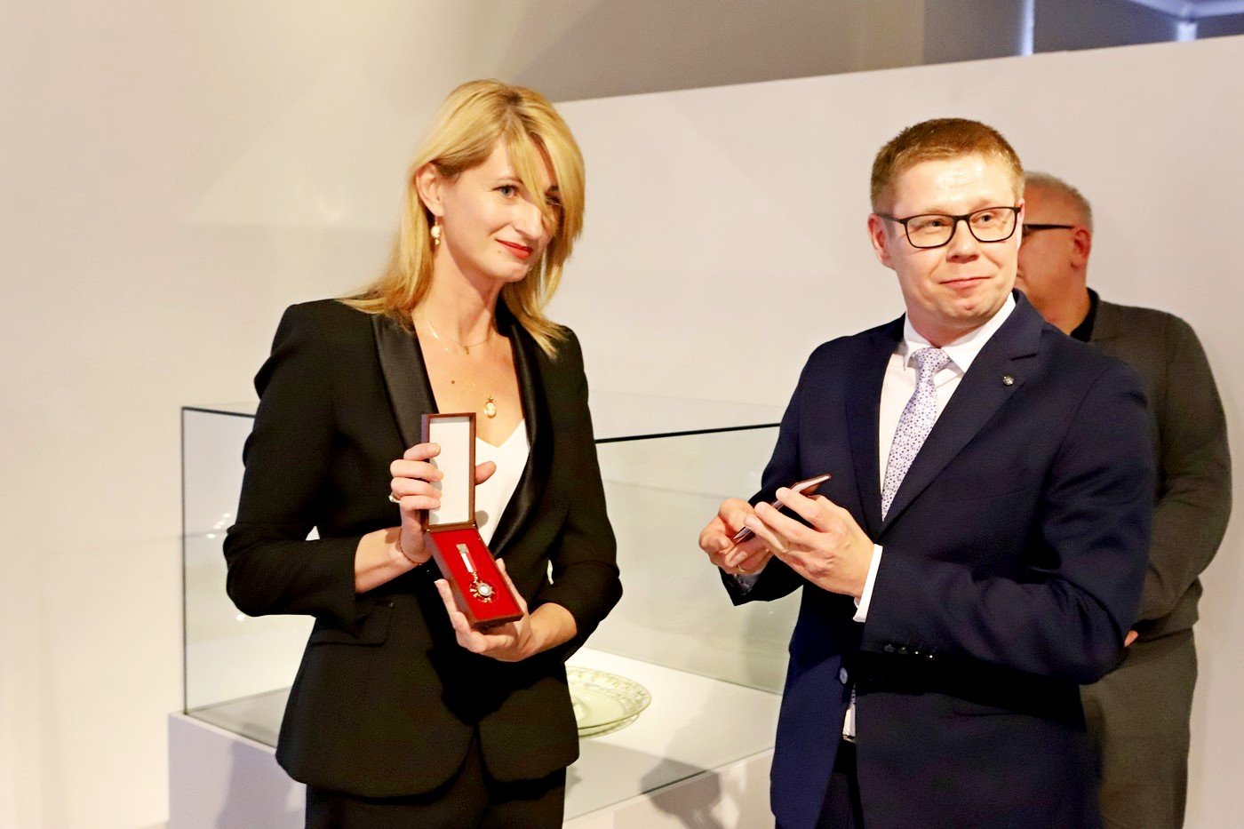 eliza-szwed-z-medalem-od-ministra-kultury-92290