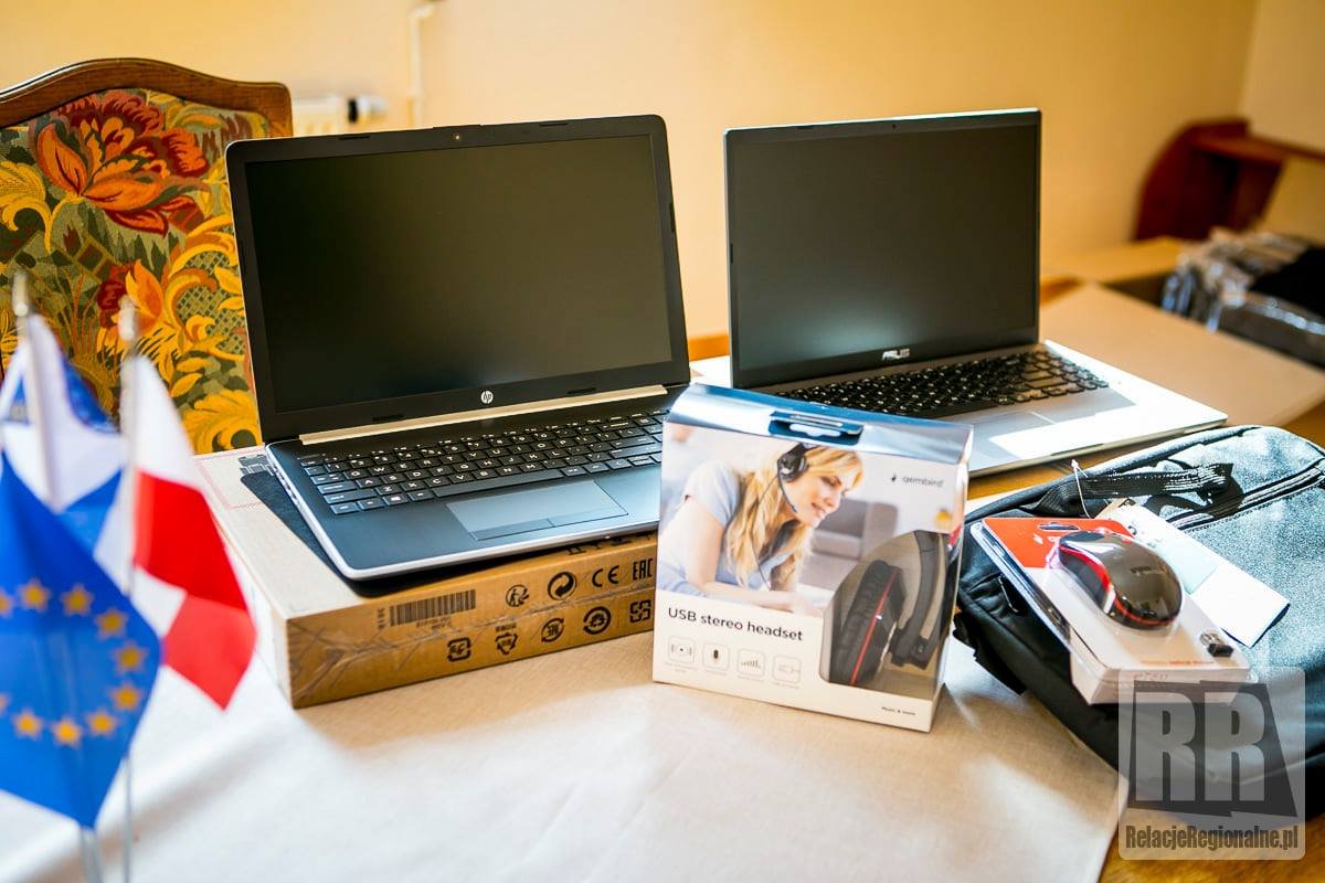gmina-pozyczy-laptopy-92358