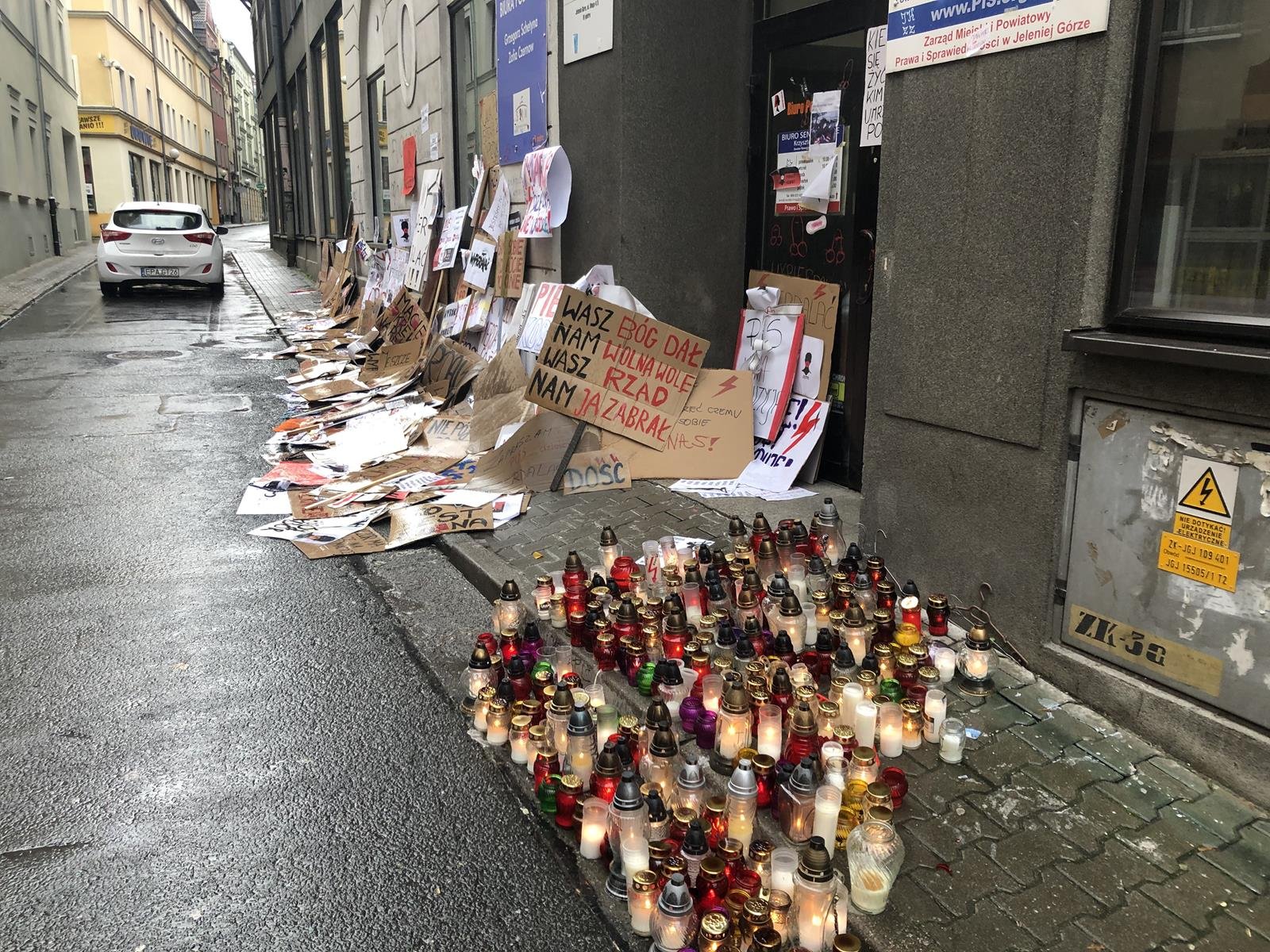 senator-z-pis-w-sprawie-strajkow-kobiet-92368