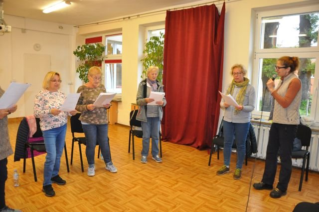 tanecznie-i-spiewajaco-u-modych-duchem-50-92404