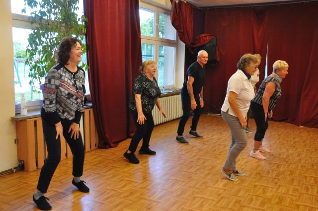 tanecznie-i-spiewajaco-u-modych-duchem-50-92404