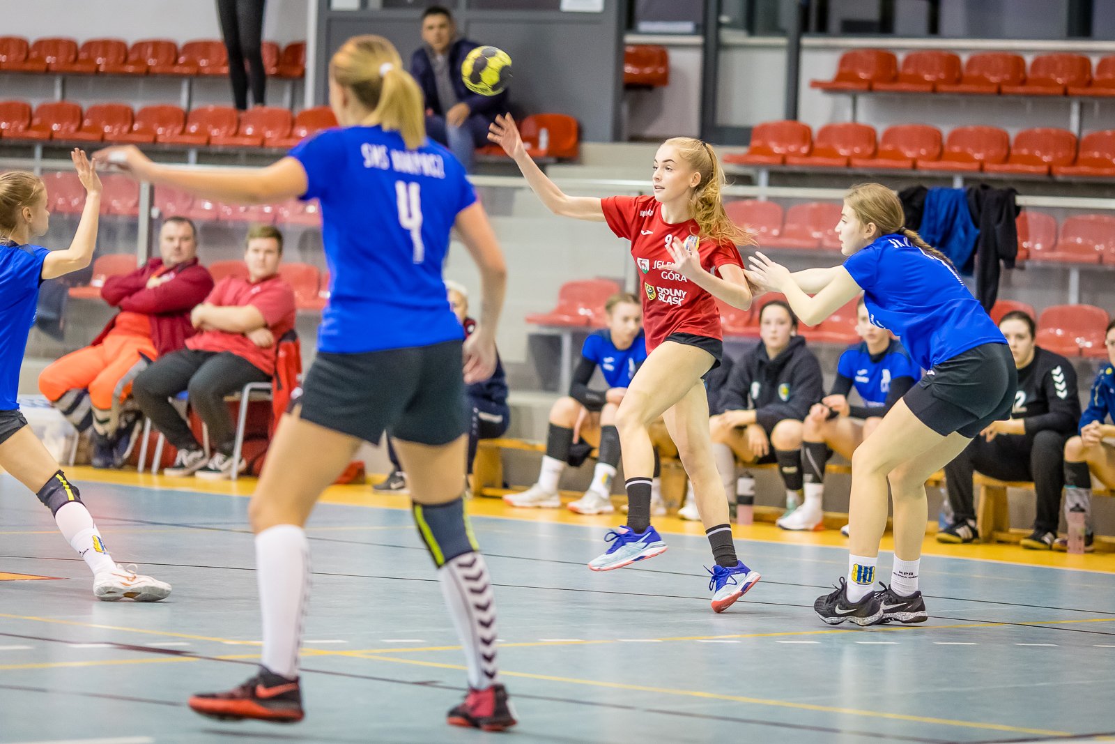 klubowe-derby-z-emocjami-do-17-minuty-92535