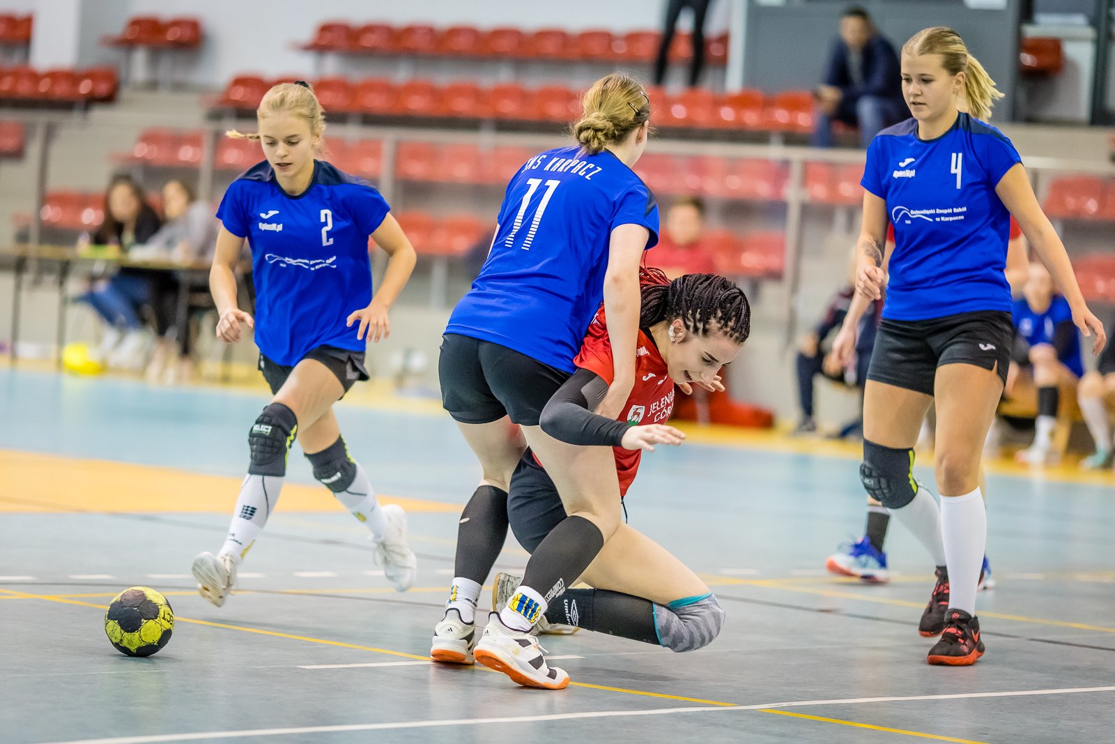 klubowe-derby-z-emocjami-do-17-minuty-92535