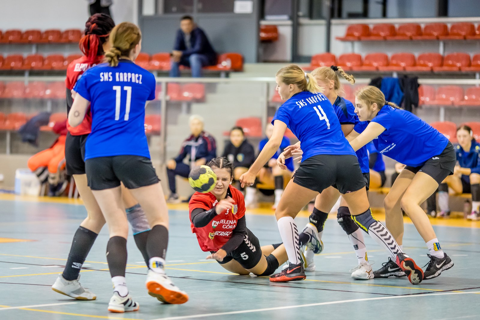 klubowe-derby-z-emocjami-do-17-minuty-92535