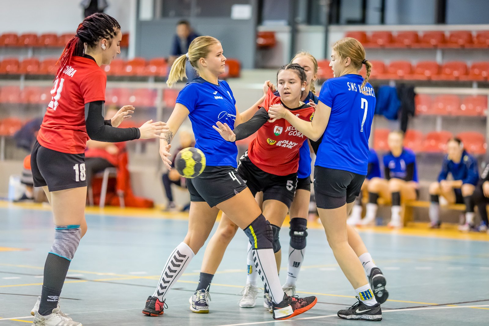 klubowe-derby-z-emocjami-do-17-minuty-92535